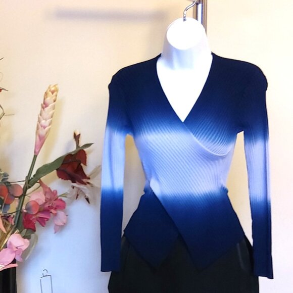 NWT Women’s Navy Blue Dip-dyed Lightweight V Neck Long Sleeve Cardigan Sweater - Picture 5 of 7